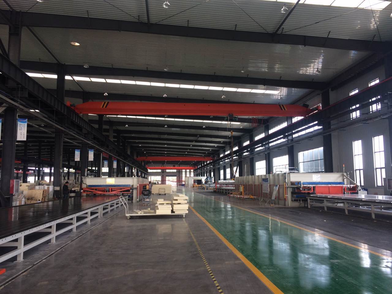 冷藏車廂板熱壓機