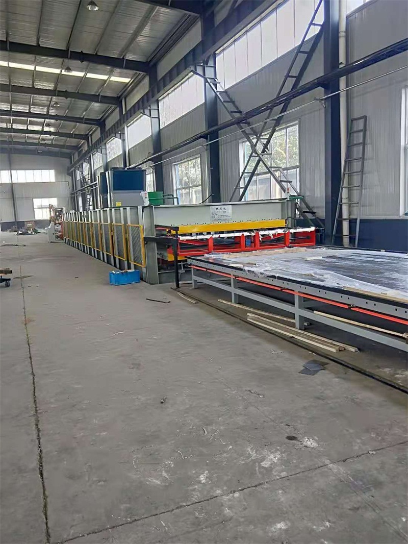 冷藏車(chē)廂板熱壓機(jī)